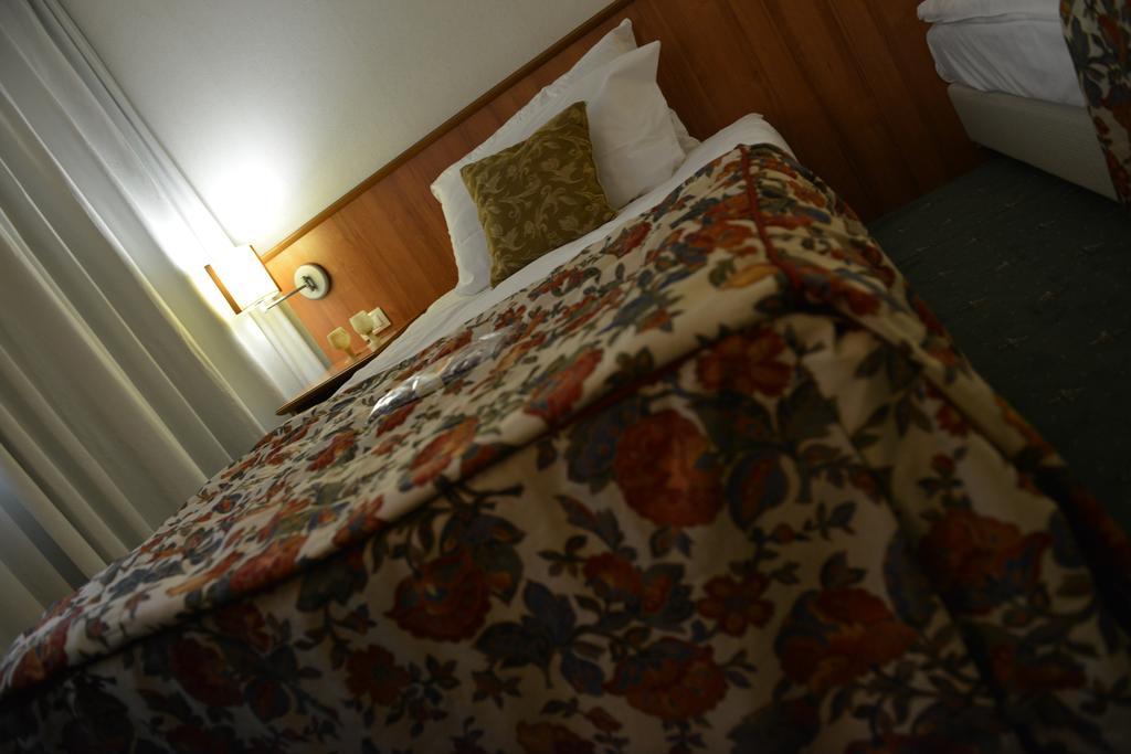 Hotel Karpos Скопье Экстерьер фото