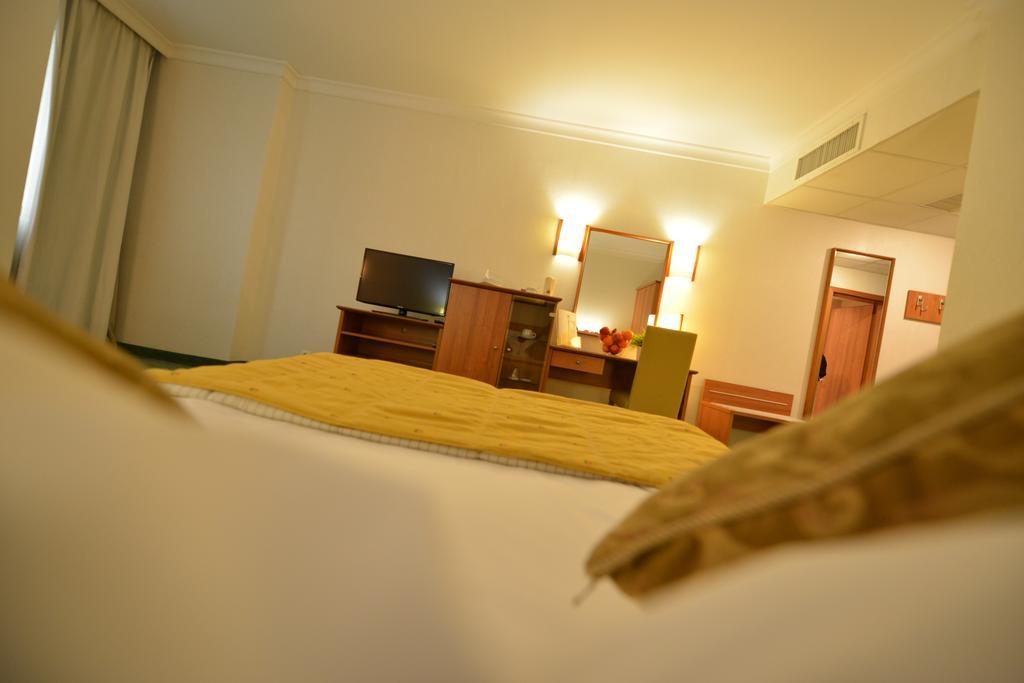 Hotel Karpos Скопье Номер фото