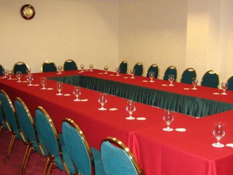 Hotel Karpos Скопье Экстерьер фото