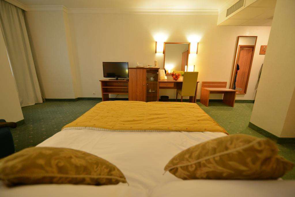 Hotel Karpos Скопье Номер фото