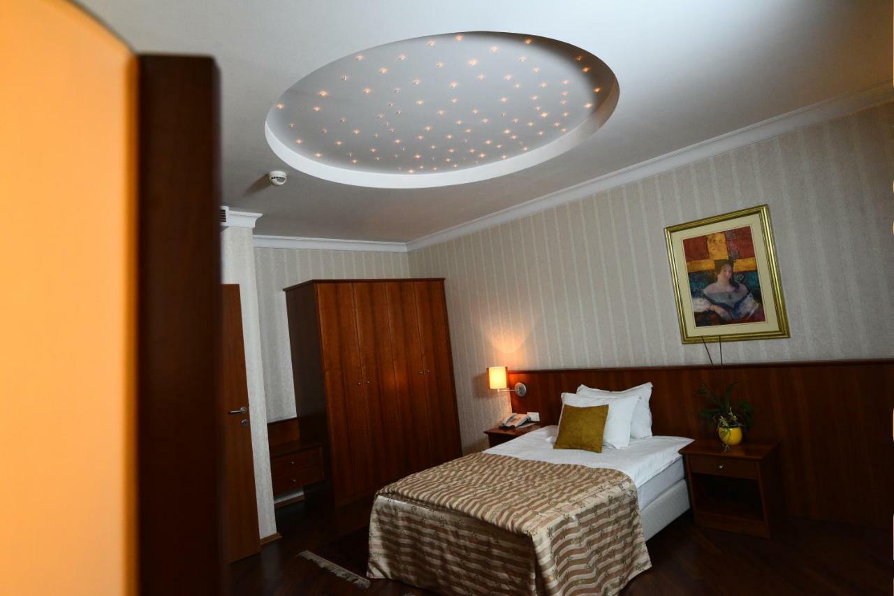Hotel Karpos Скопье Экстерьер фото